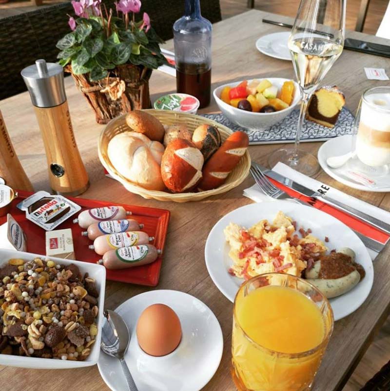 Fr%C3%BChst%C3%BCck-Buffet-Tisch-Hohberg-bei-Offenburg-Casamore-Restaurant.jpg